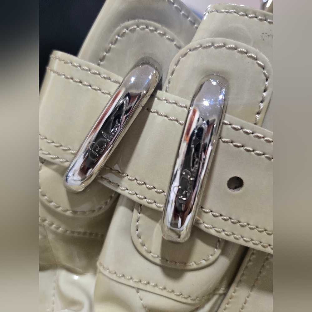Burberry Beaton Elegant Beige Quilted Patent Tote - Picture 12 of 16